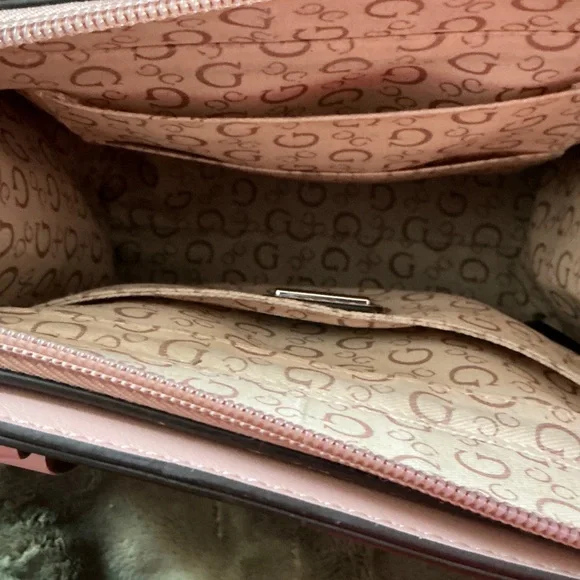 Guess Embossed Pink Shoulder Bag - Picture 3 of 7